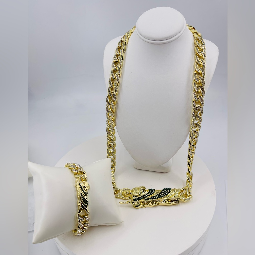 SAIN JUDE bracelet and necklace GOLD PLATED